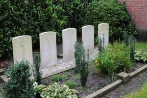 Vijf oorlogsgraven Weerselo